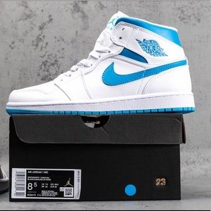 Jordan 1 mids UNC